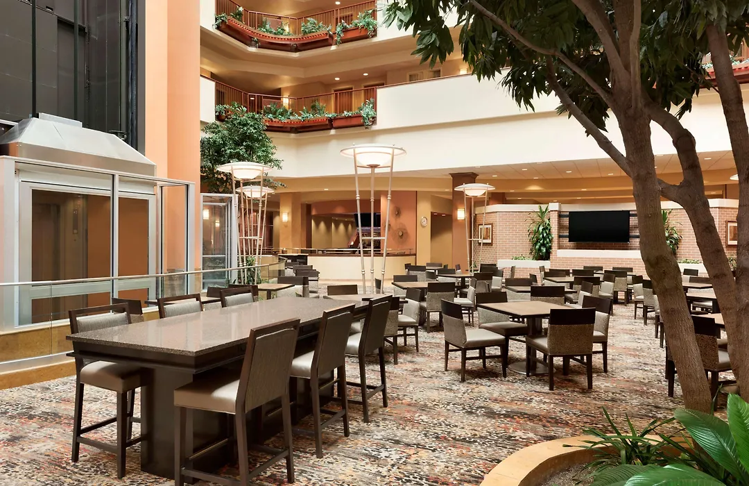 Embassy Suites Omaha- La Vista/ Hotel & Conference Center-1