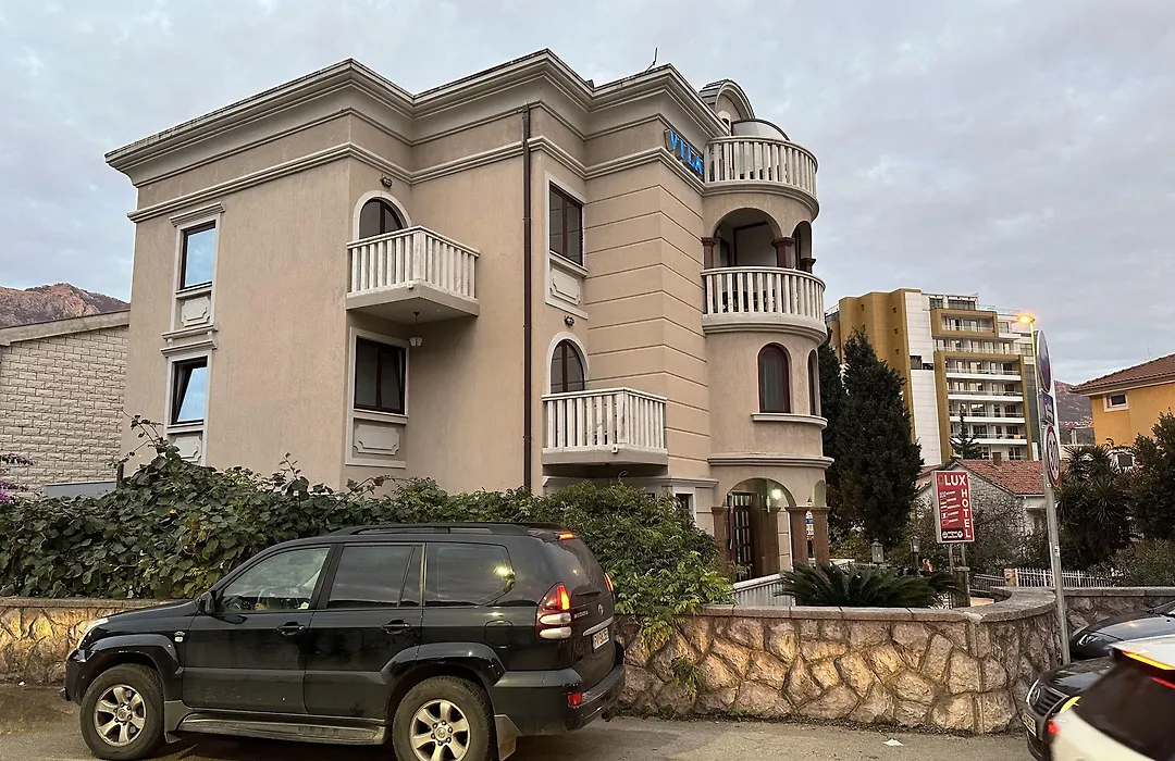 Hotel Vila Lux-1