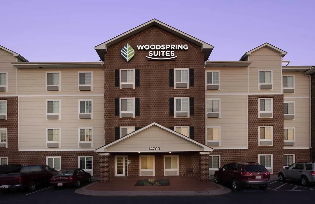 Woodspring Suites Kansas City Lenexa-1