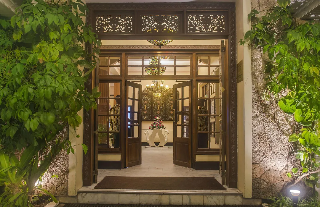 Protea Hotel By Marriott Dar Es Salaam Courtyard-1