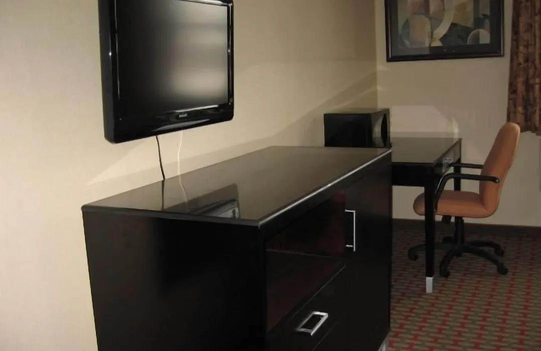 Town House Inn And Suites-1