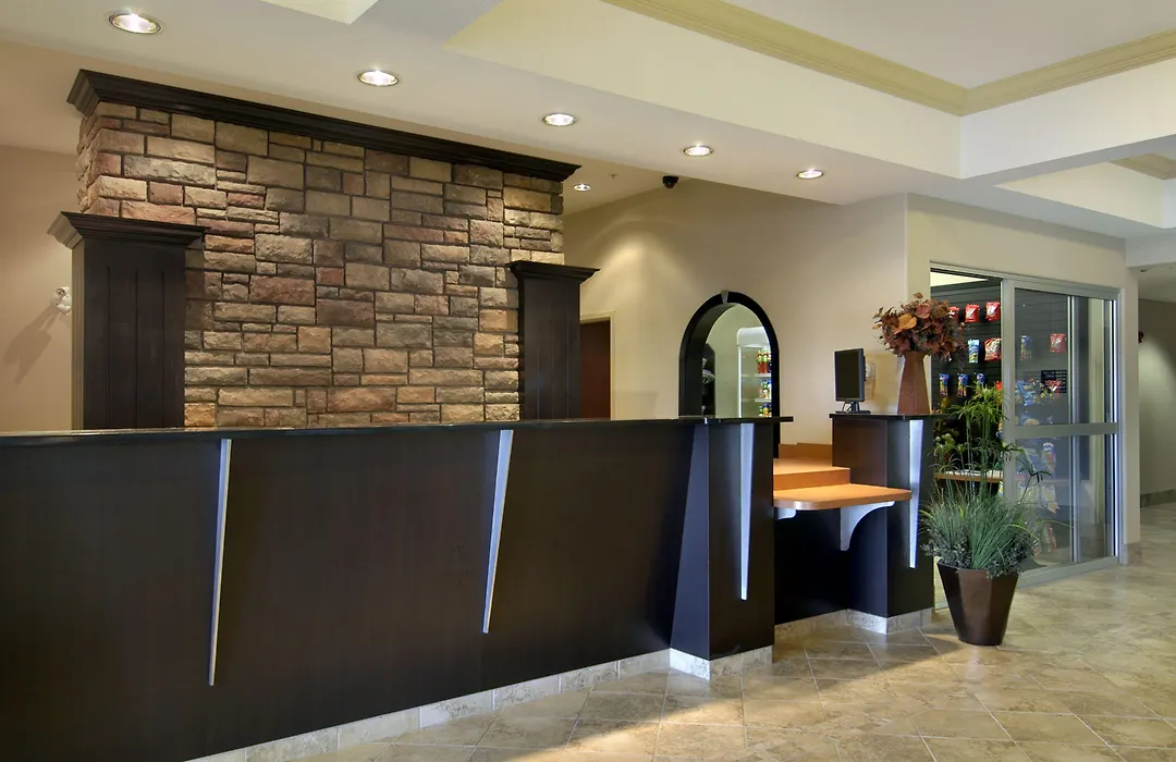 Ramada By Wyndham Pincher Creek-1