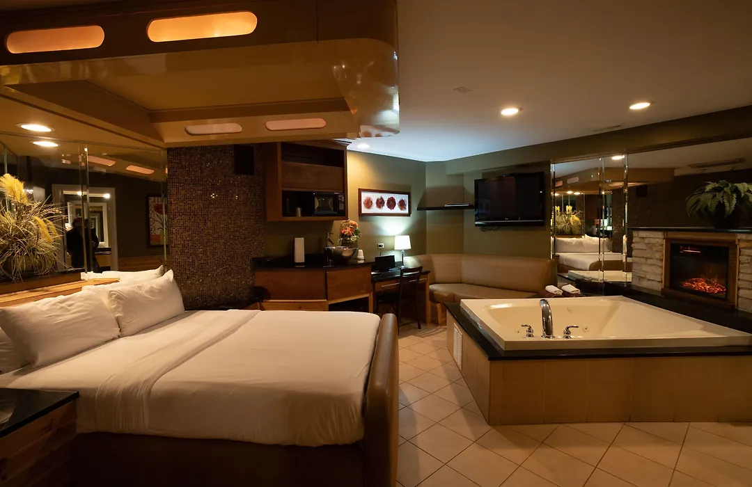 The Champagne Lodge And Luxury Suites-1