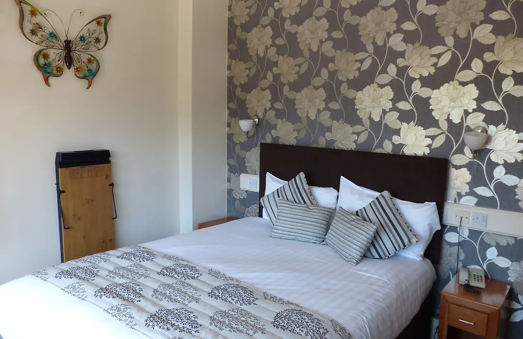 Farnham House Hotel-1