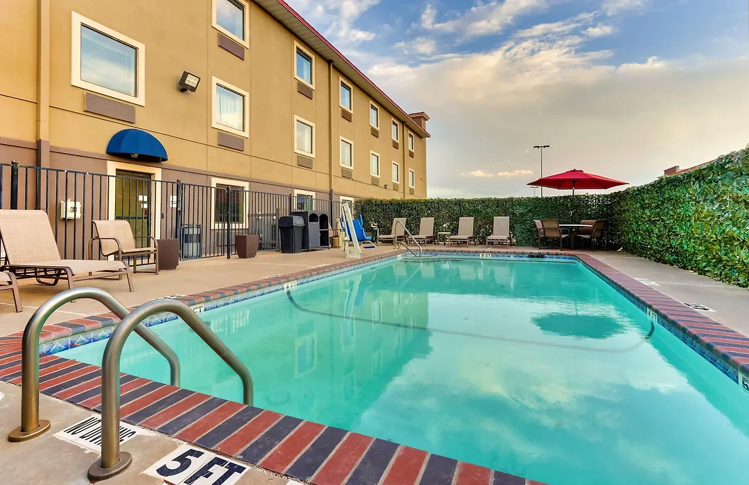 Best Western Plus University Inn & Suites-1
