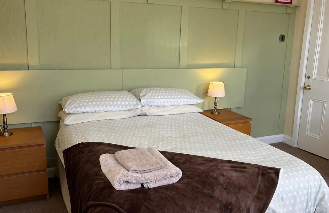 The Hawthornes Licensed Guest House-1