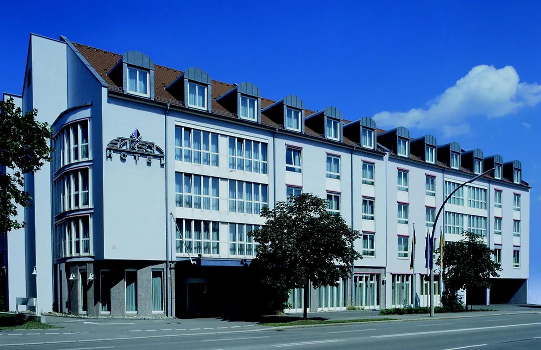 Erikson Hotel-1