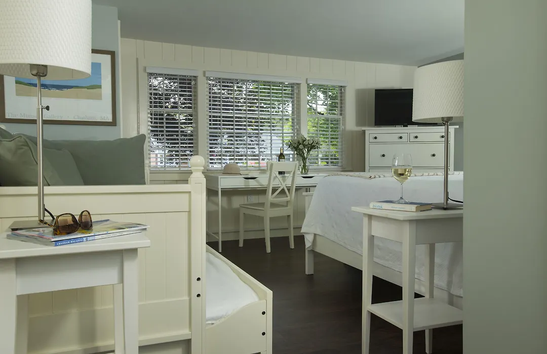 Chatham Seafarer Inn-1