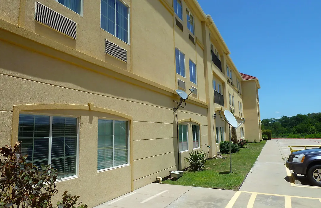 Americas Best Value Inn - Gun Barrel City-1