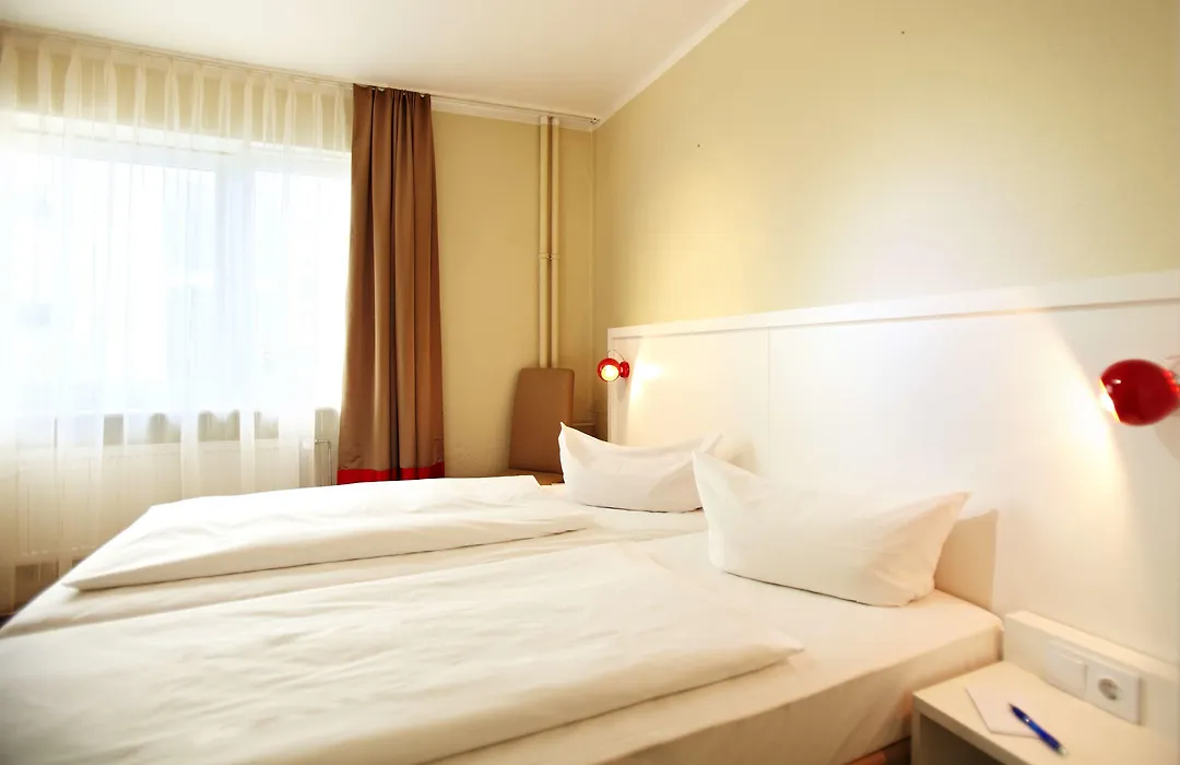 Hotel Ostseehalle Kiel by Premiere Classe-1
