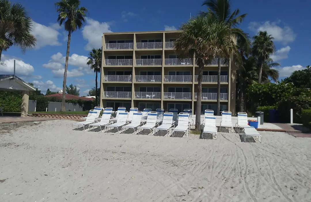 Turtle Crawl Inn - Longboat Key-1