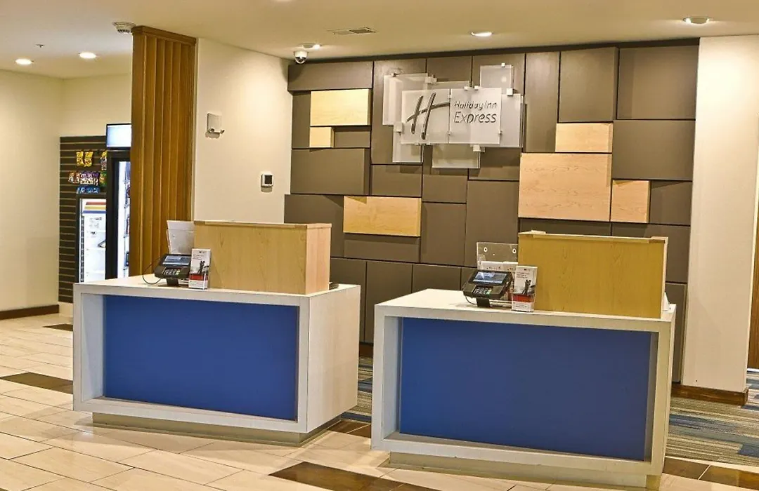 Holiday Inn Express Mccomb By Ihg-1