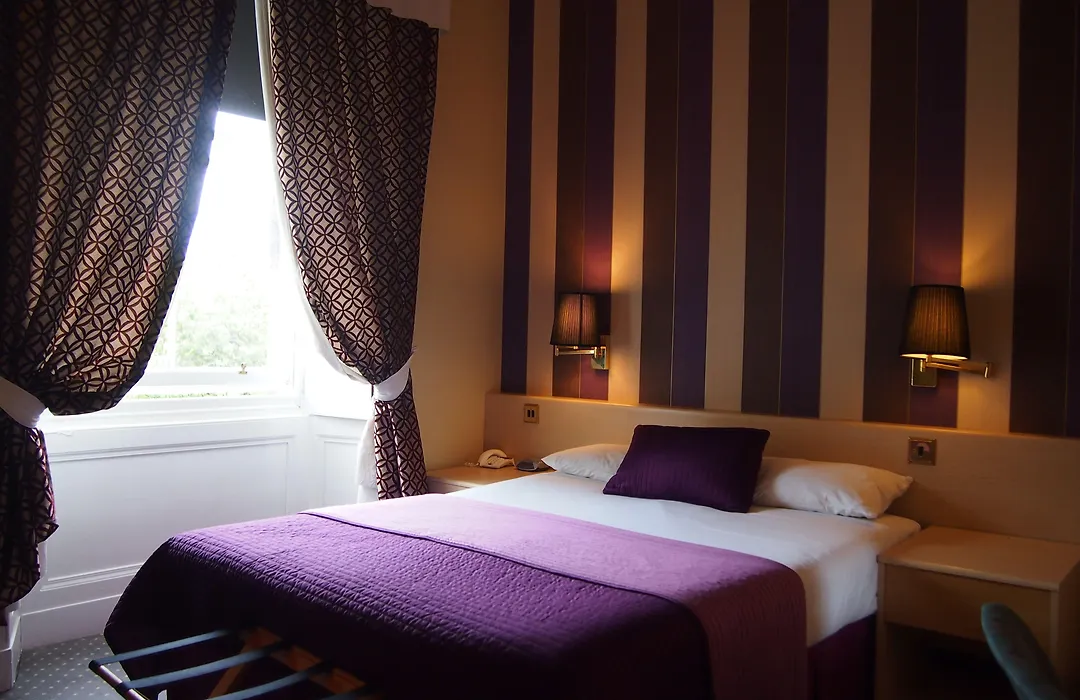 Thistle Hotel-1