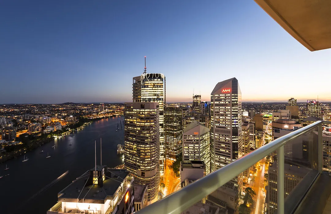 Oaks Brisbane Aurora Suites-1