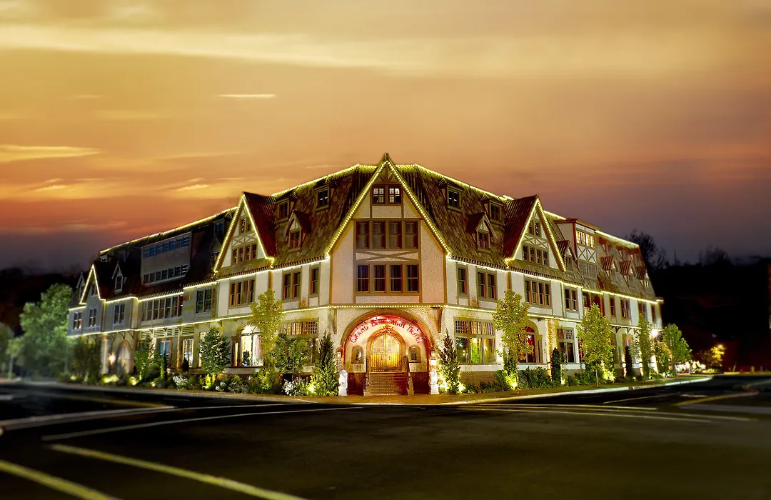 Grand Bohemian Lodge Asheville, Autograph Collection-1