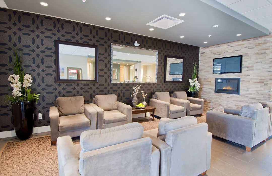 Comfort Inn & Suites Surrey-1