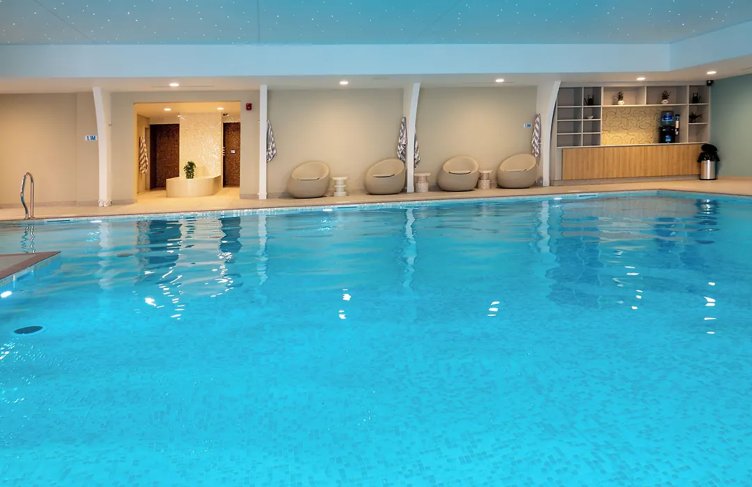 St Moritz Hotel And Cowshed Spa-1