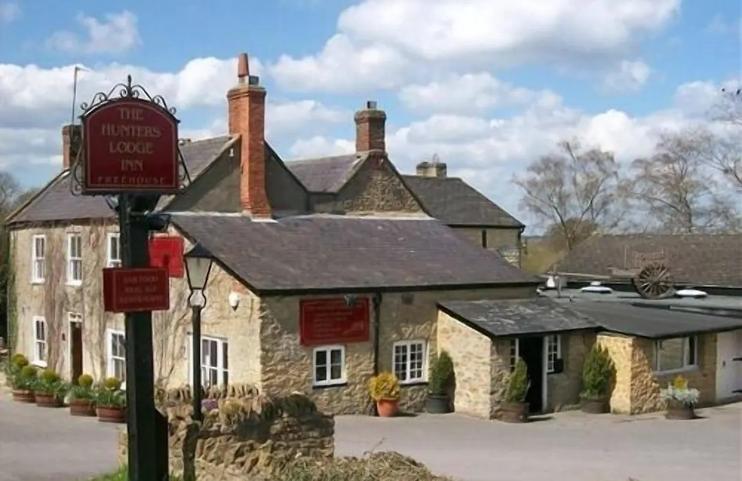 Hunters Lodge Inn-1