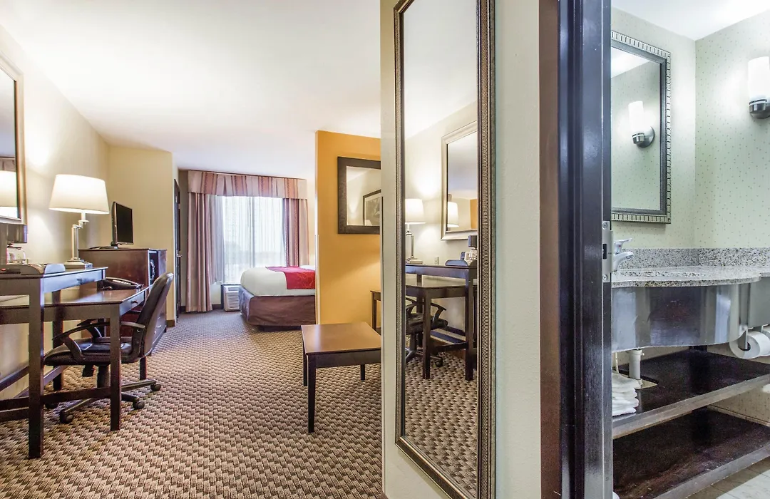 Comfort Suites Clinton Near Presbyterian College-1