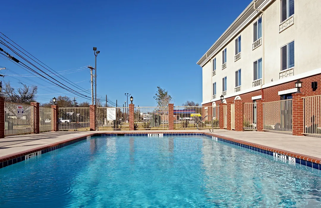 Holiday Inn Express & Suites Ozona By Ihg-1