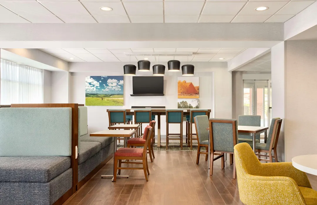 Hampton Inn St. Louis-Columbia-1
