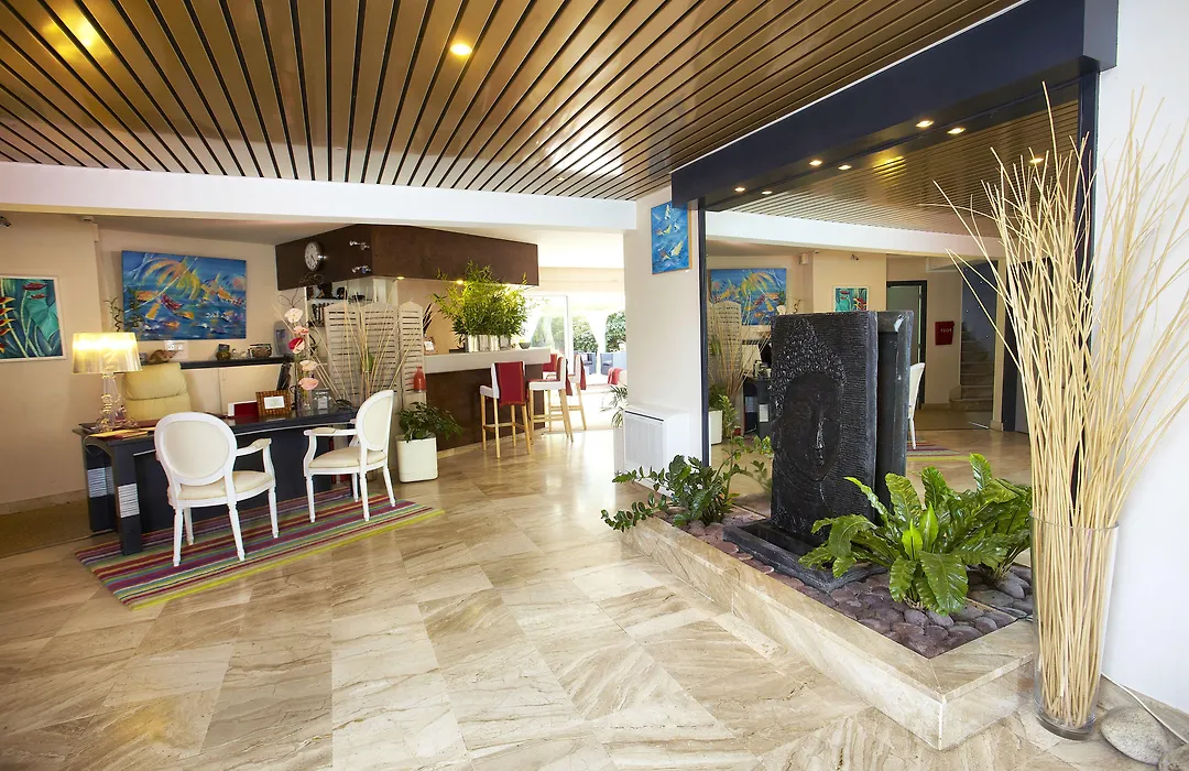 Carnac Lodge Hotel & Spa-1