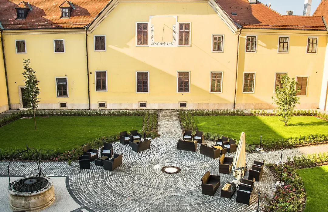 Hotel Klastrom-1