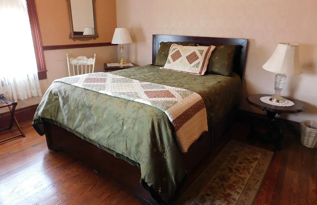 Pensacola Victorian Bed & Breakfast-1