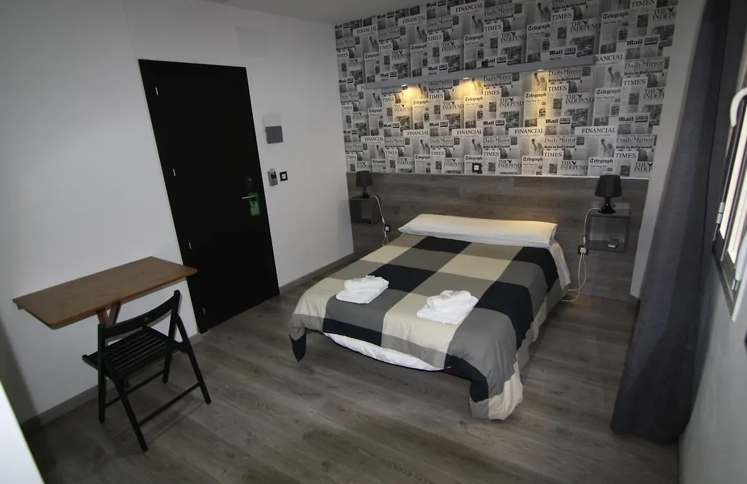 Hostal Mh Fuencarral-1