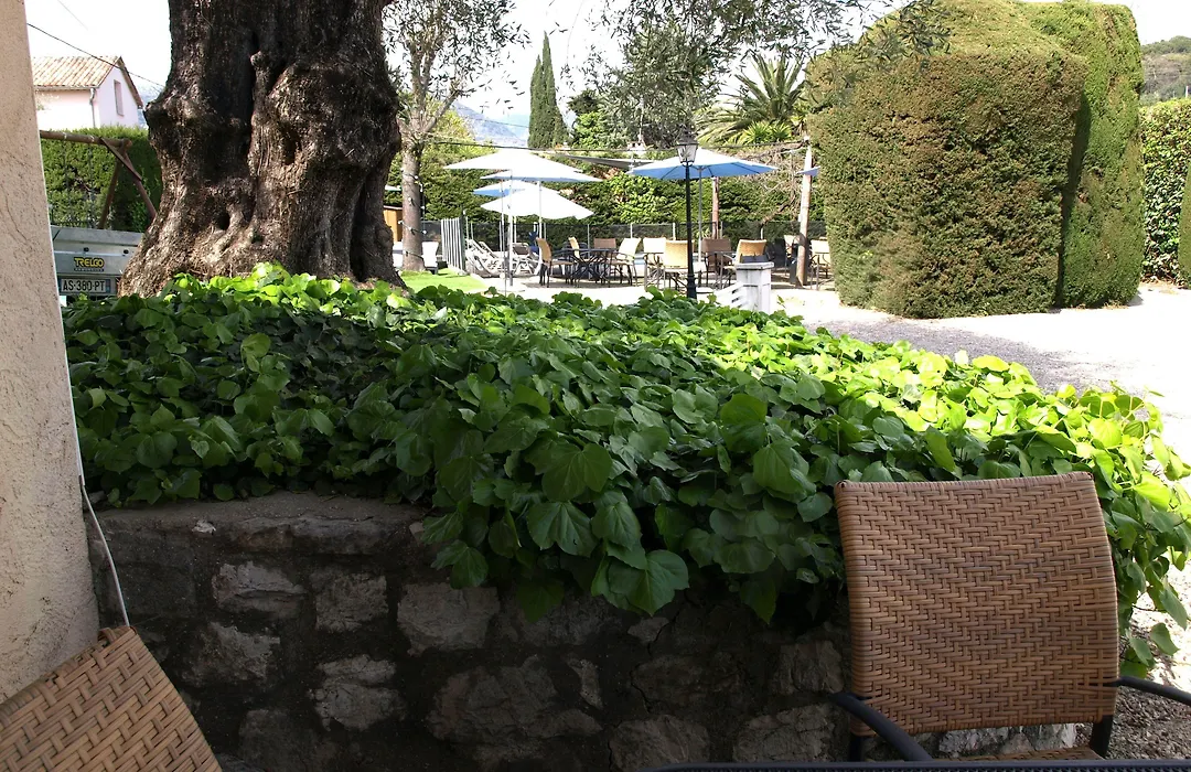 Logis Hotel des Cayrons-1