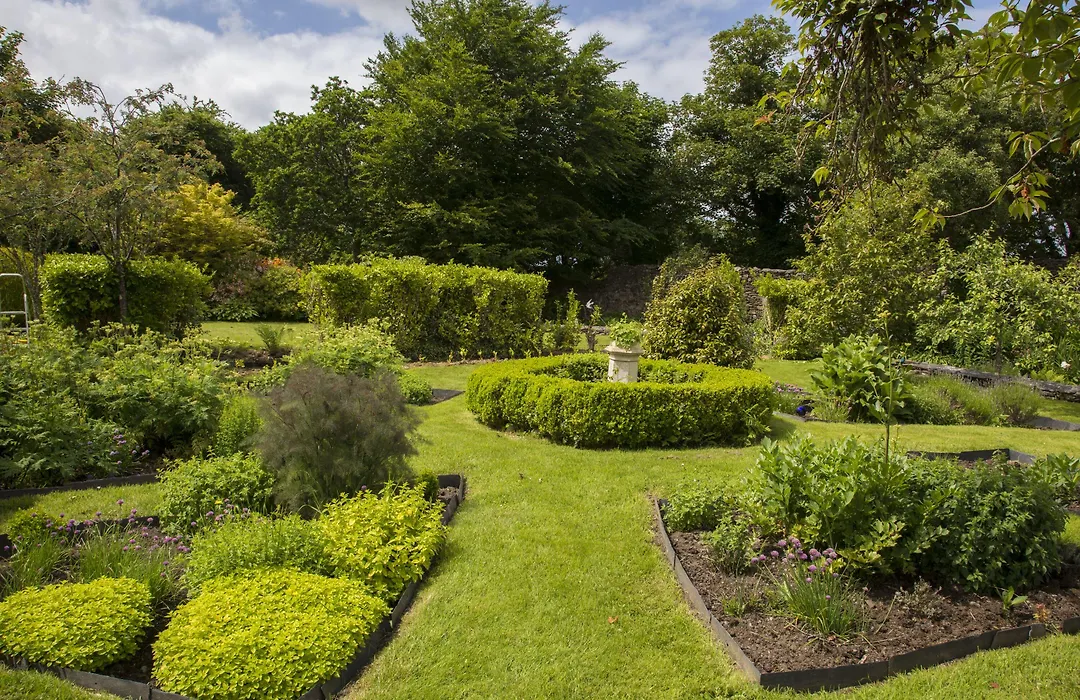 Woodhill House-1