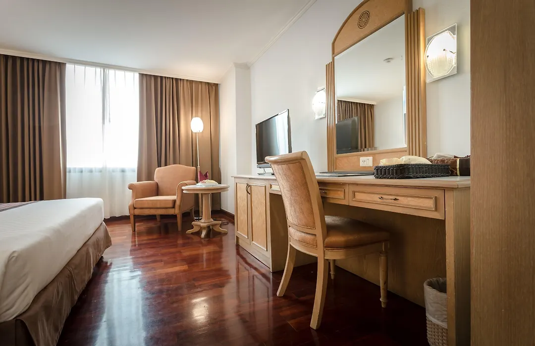 Grand Tower Inn Rama 6-1