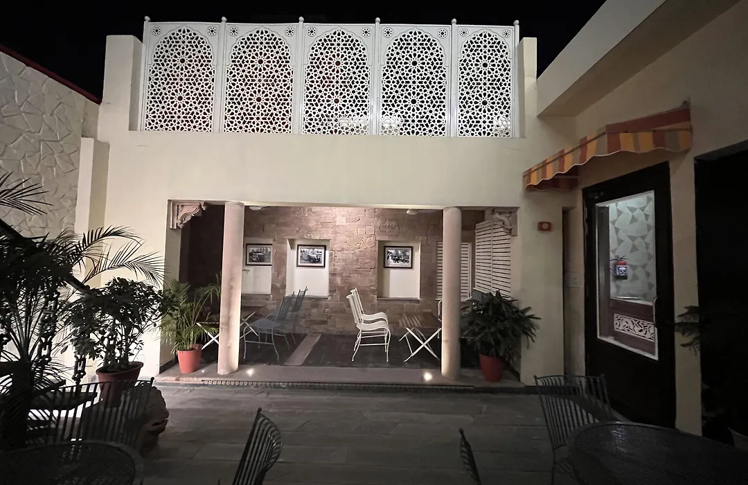 Ratnawali - A Vegetarian Heritage Hotel-1