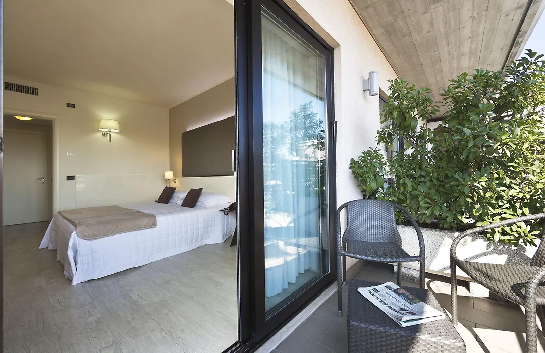 Hotel Desenzano-1