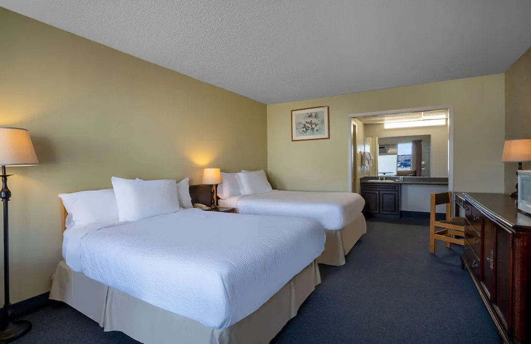 Thriftlodge By Wyndham Regina North-1