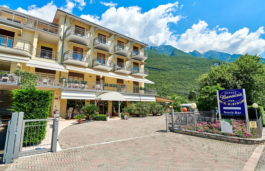 Eco Hotel Benacus-1