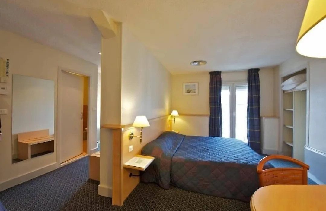 Hotel Le Bourbon Pau Centre-1