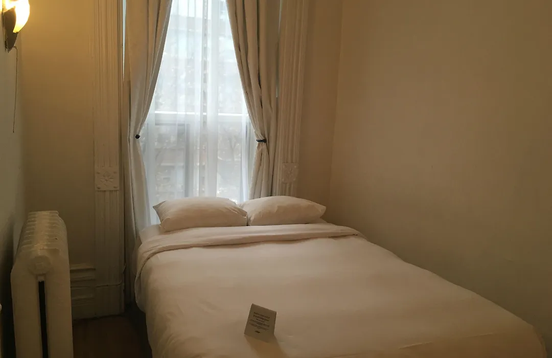 Ambrose House & Cafe - Self Check-In Guesthouse-1