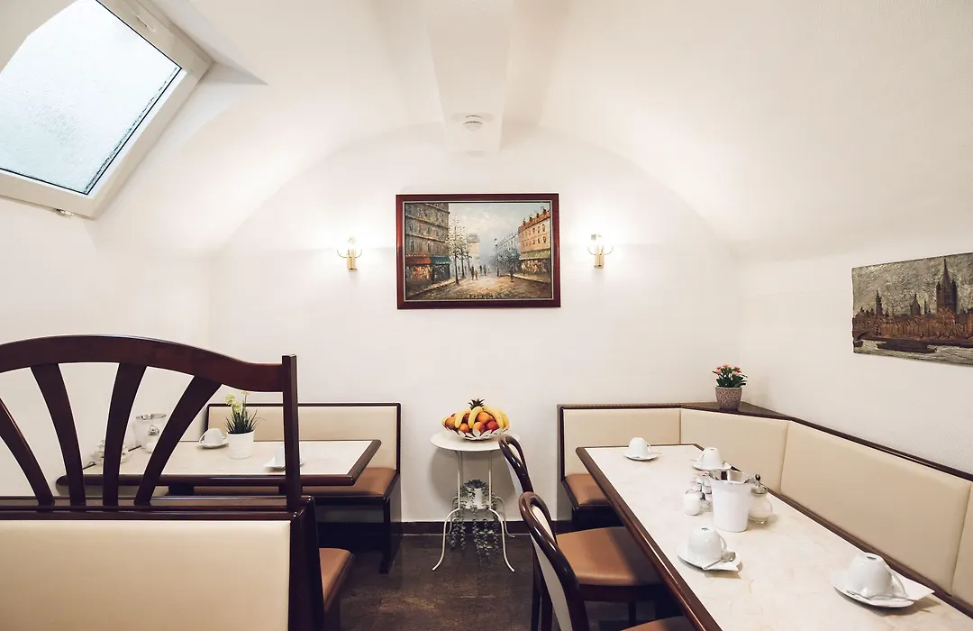 Hotel Domblick Garni-1