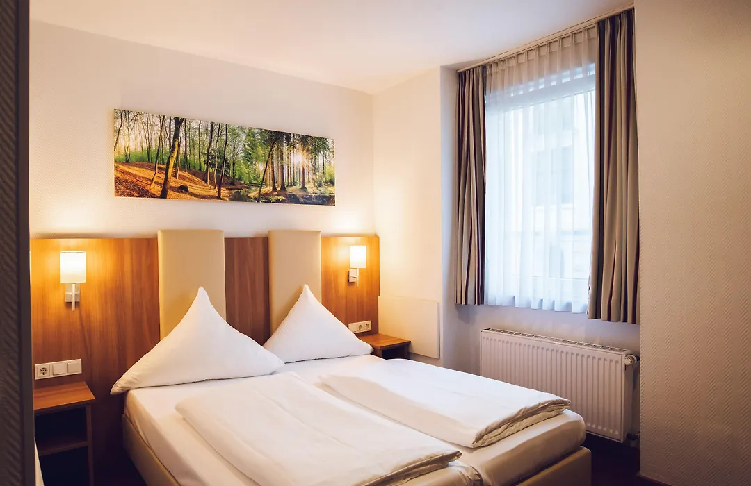 Hotel Domblick Garni-1