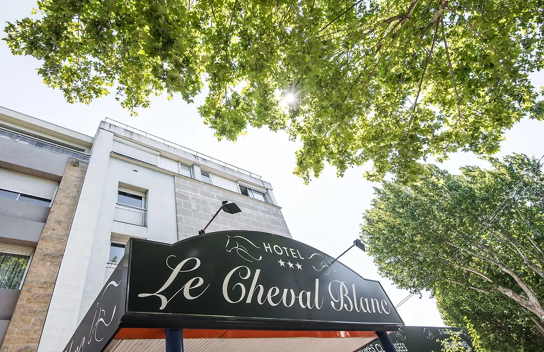 Le Cheval Blanc-1