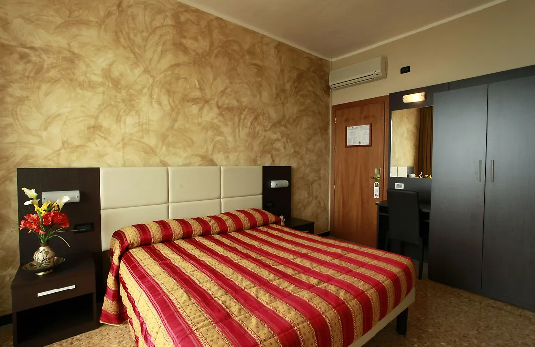 Piccolo Hotel-1