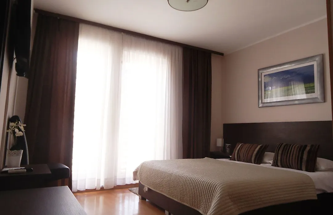 Hotel Divan-1