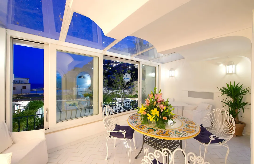 Hotel Bougainville-1