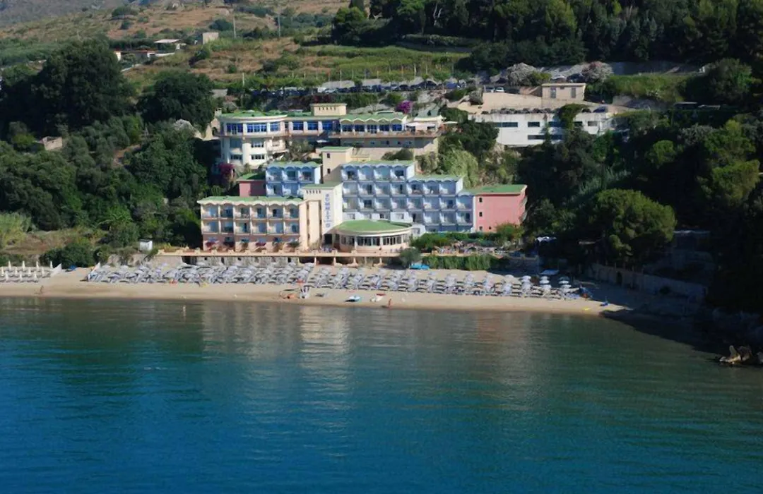 Summit Hotel-1