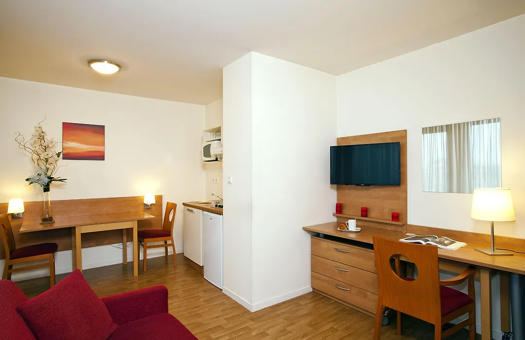 Sejours & Affaires Rennes Villa Camilla-1