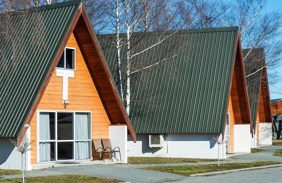 Mountain Chalets Motel-1