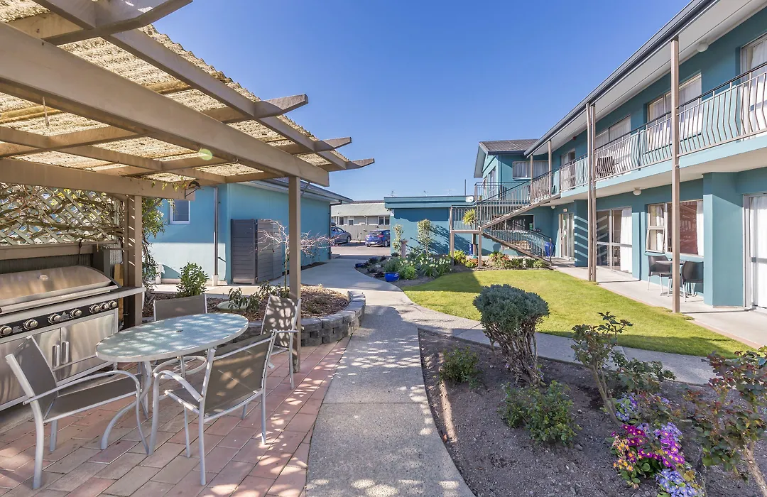 Taylors Motel-1