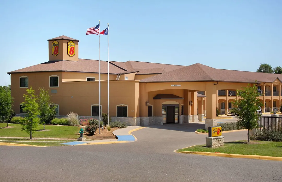 Super 8 By Wyndham Stephenville-1