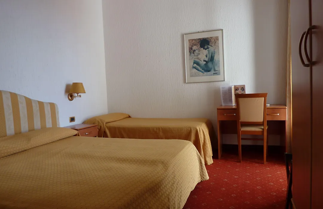 Hotel Ariston Montecarlo-1